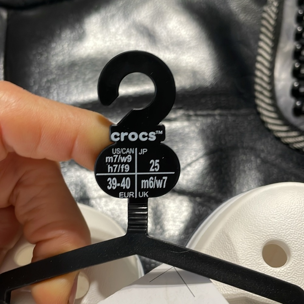 Crocs - Picture 2 of 6